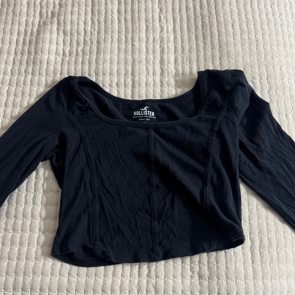 Hollister Black Long-Sleeve Scoop Crop Top
